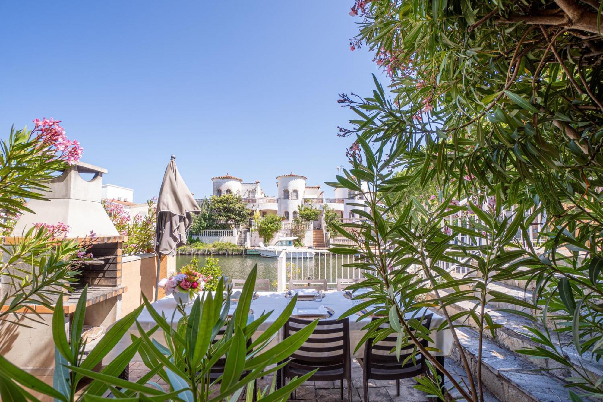 Jouvacations Villa Freser Empuriabrava Exteriör bild