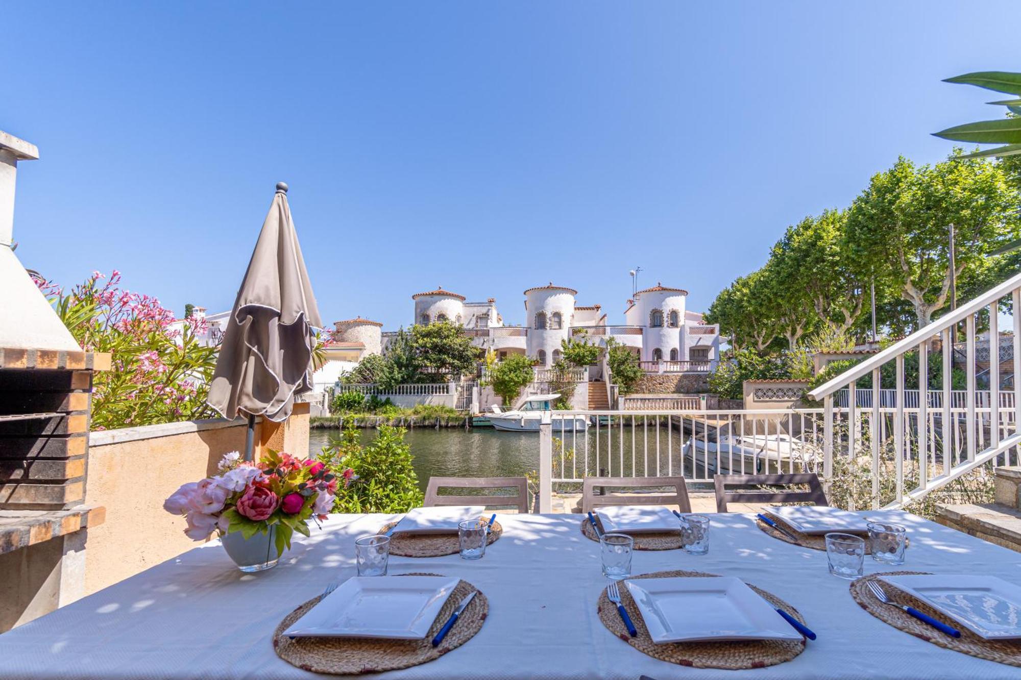 Jouvacations Villa Freser Empuriabrava Exteriör bild