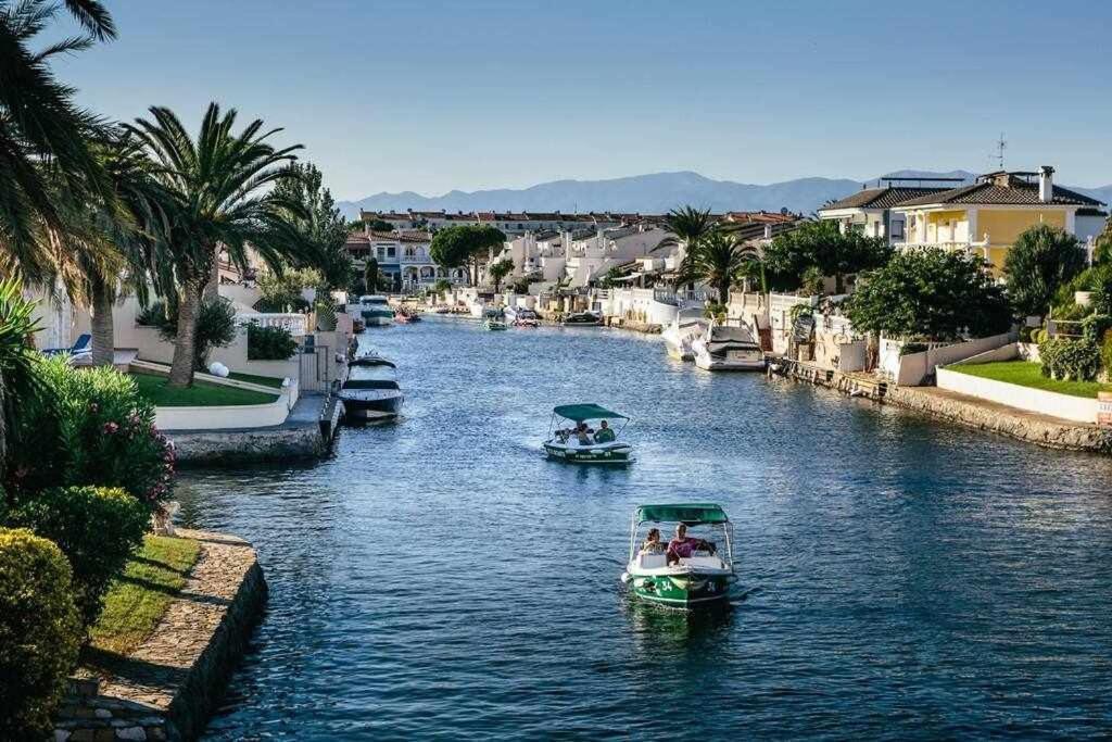 Jouvacations Villa Freser Empuriabrava Exteriör bild